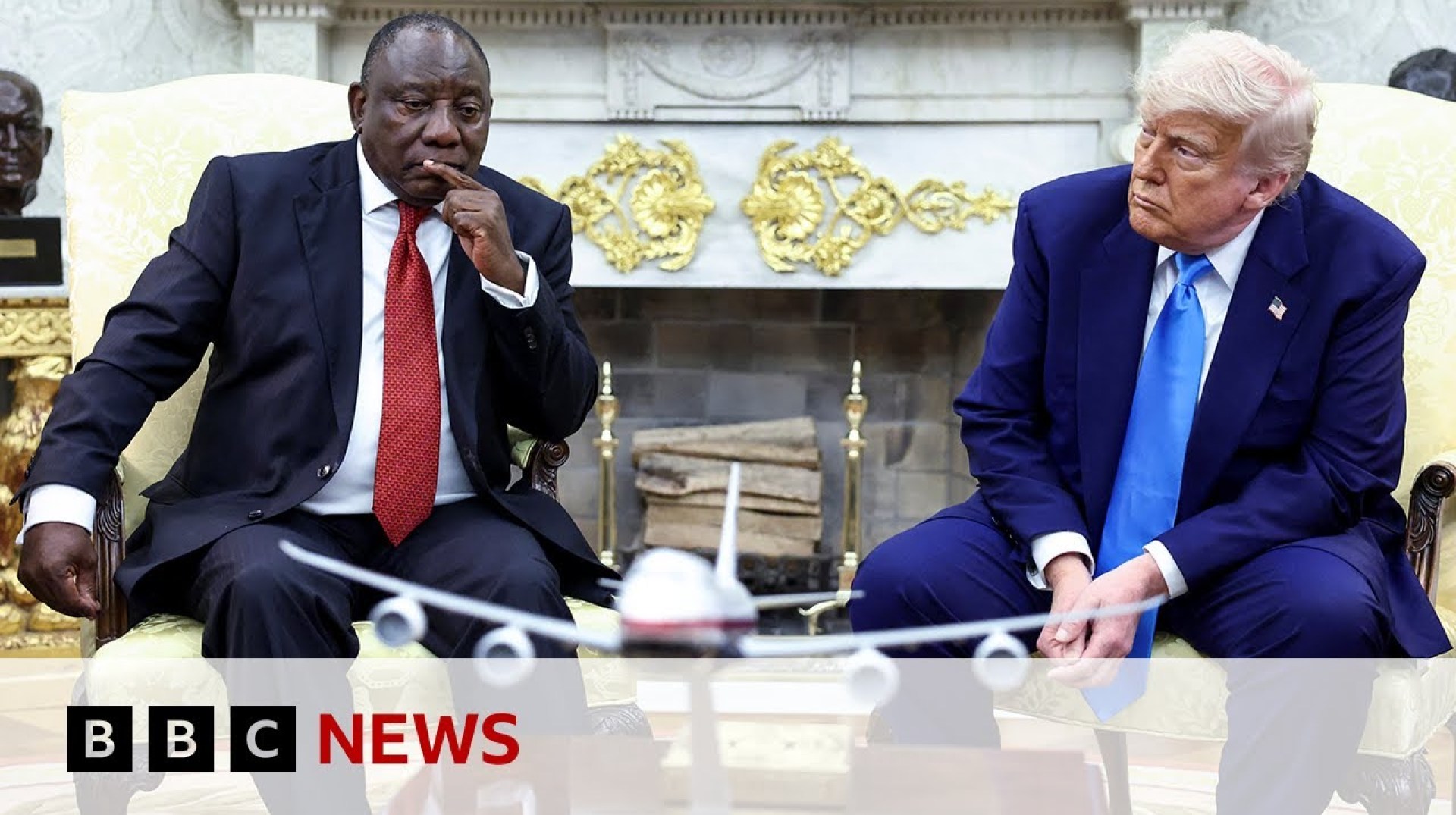 Trump ambushes South African president in Oval Office with claims of ‘white persecution’ | BBC News Trump ambushes South African president in Oval Office with claims of ‘white persecution’ | BBC News