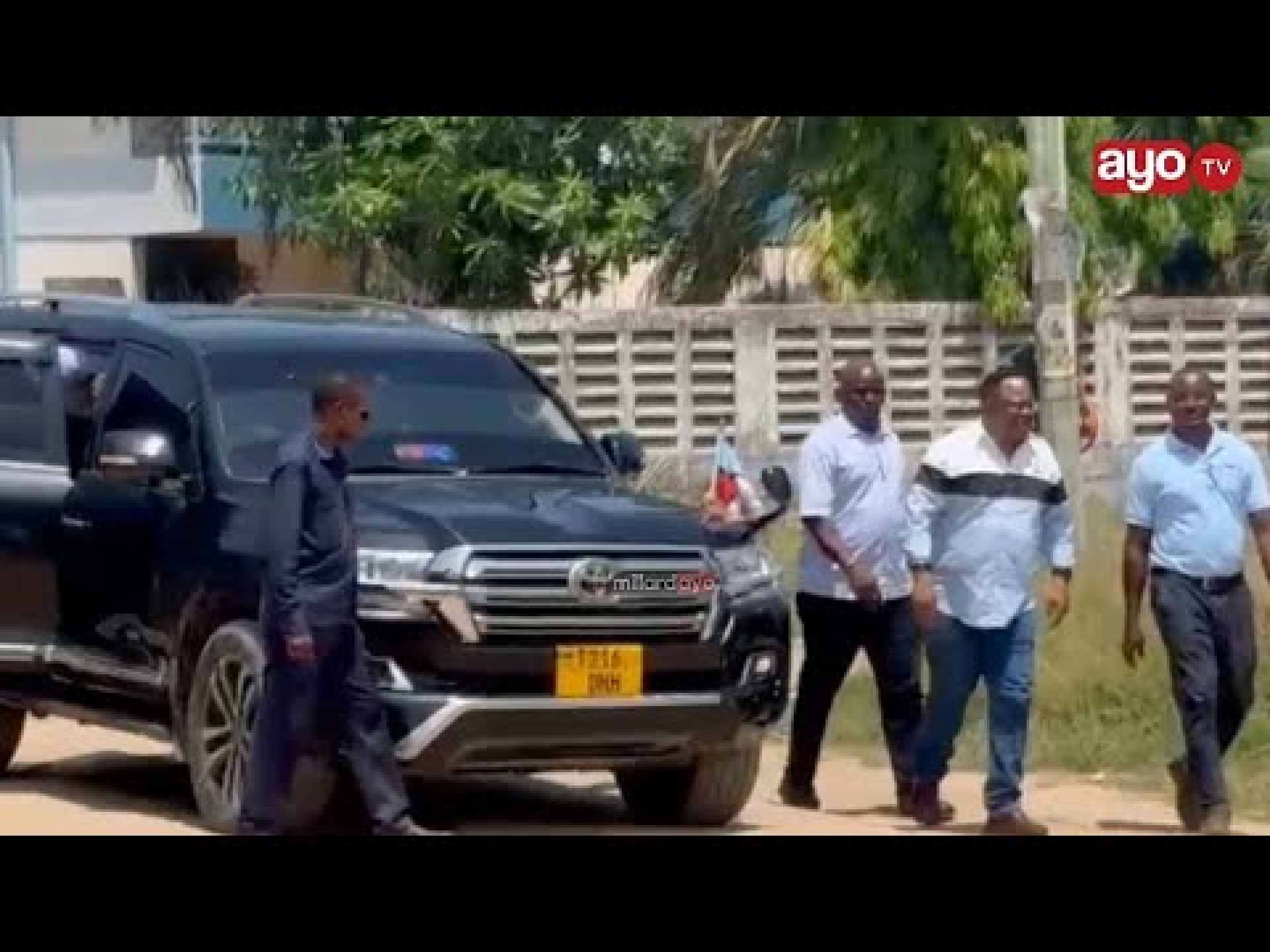 TUNDU LISSU ALIVYOINGIA NA ULINZI MKALI KUCHUKUA FOMU YA KUWANIA NAFASI YA UENYEKITI TAIFA TUNDU LISSU ALIVYOINGIA NA ULINZI MKALI KUCHUKUA FOMU YA KUWANIA NAFASI YA UENYEKITI TAIFA