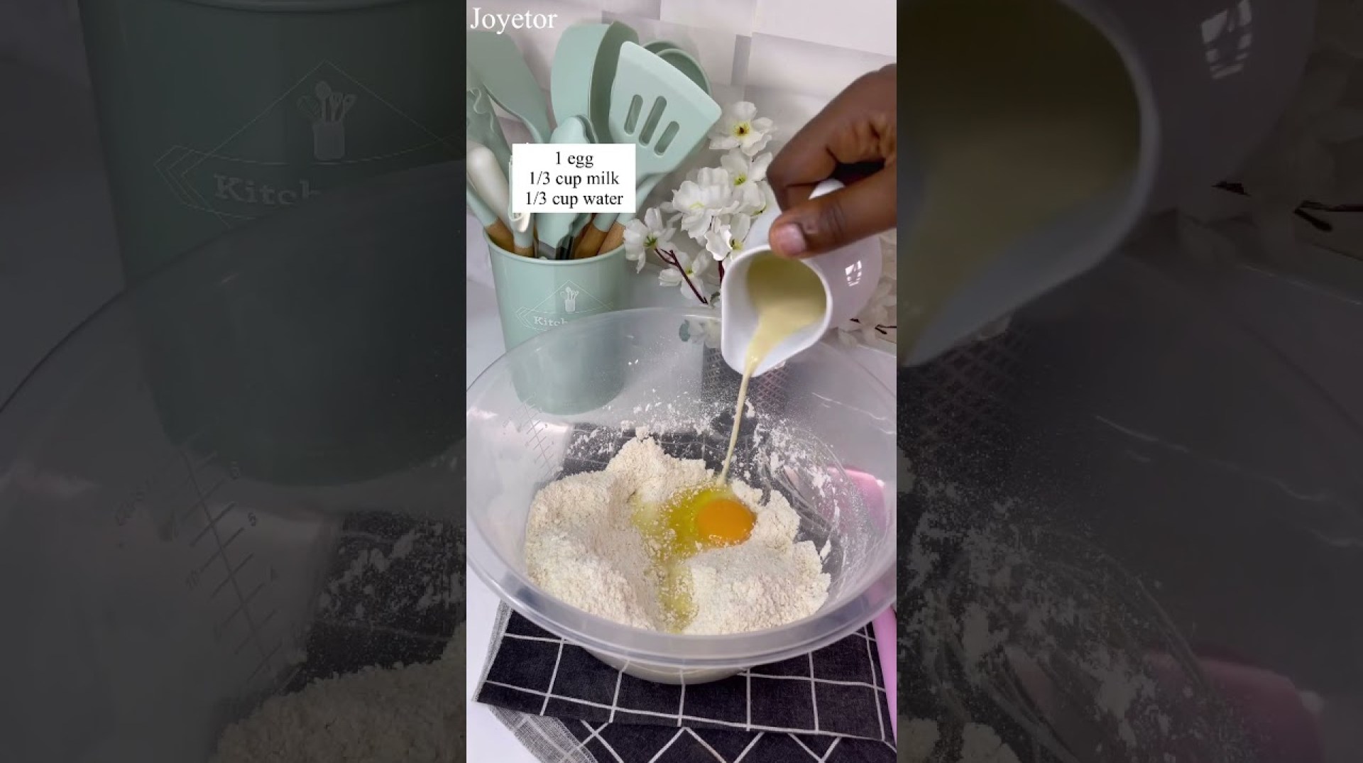 This is How To Make NIGERIAN BUNS #nigeriansnacks #shortsfeed #shorts This is How To Make NIGERIAN BUNS #nigeriansnacks #shortsfeed #shorts