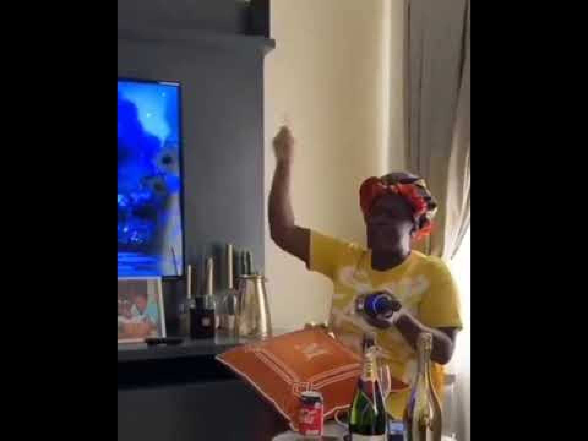 Tracey Boakye stirs more controversy in latest “papa no” video; see the letter on her throw pillow Tracey Boakye stirs more controversy in latest “papa no” video; see the letter on her throw pillow