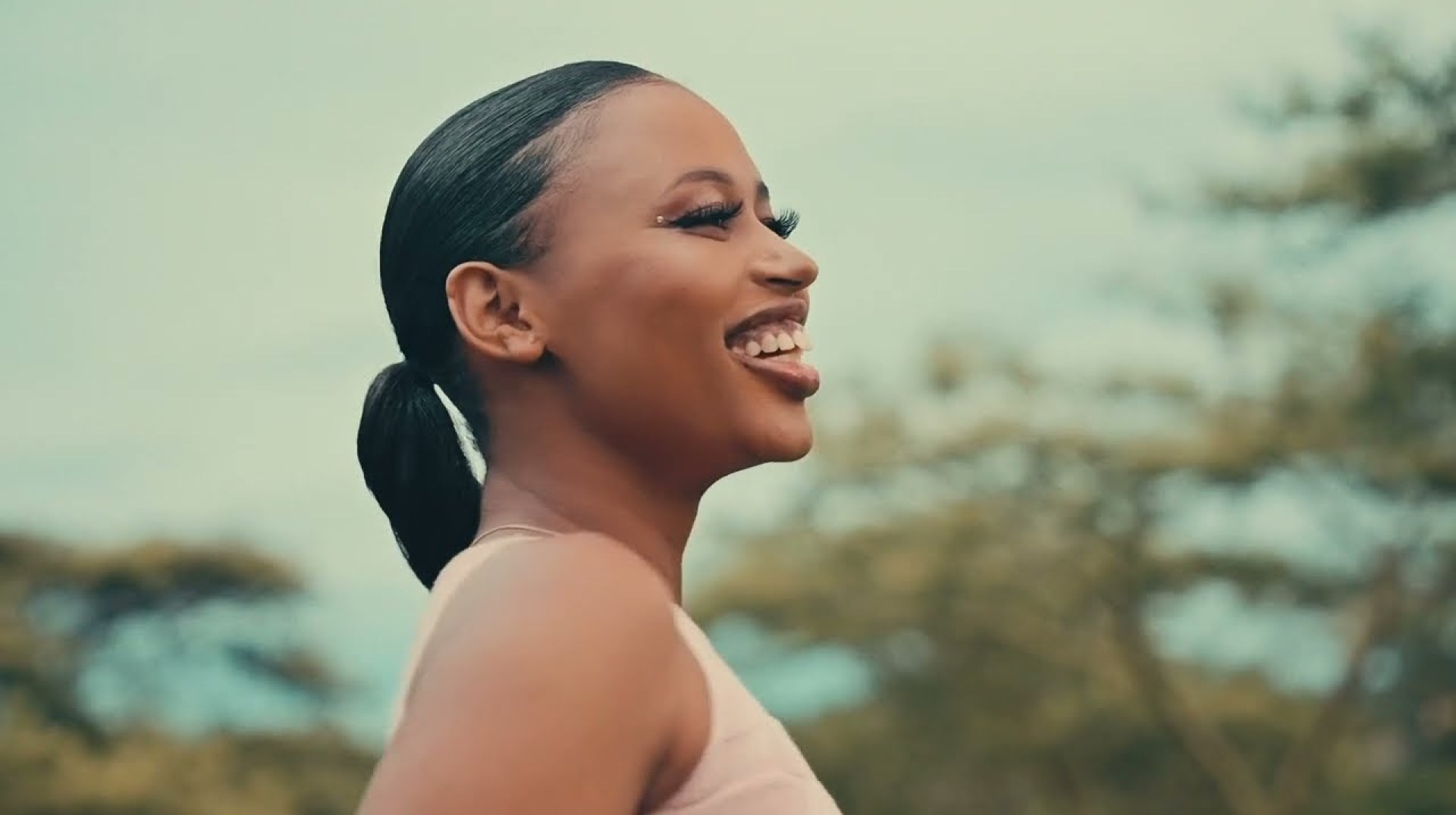 D-ONE – Cutamba ft. MICO THE BEST (OFFICIAL VIDEO) D-ONE – Cutamba ft. MICO THE BEST (OFFICIAL VIDEO)