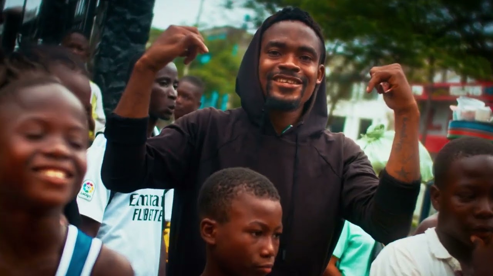 Eddie King – Pakana Thang ft Fazari X Bucky Raw (Official Music Video) Eddie King – Pakana Thang ft Fazari X Bucky Raw (Official Music Video)