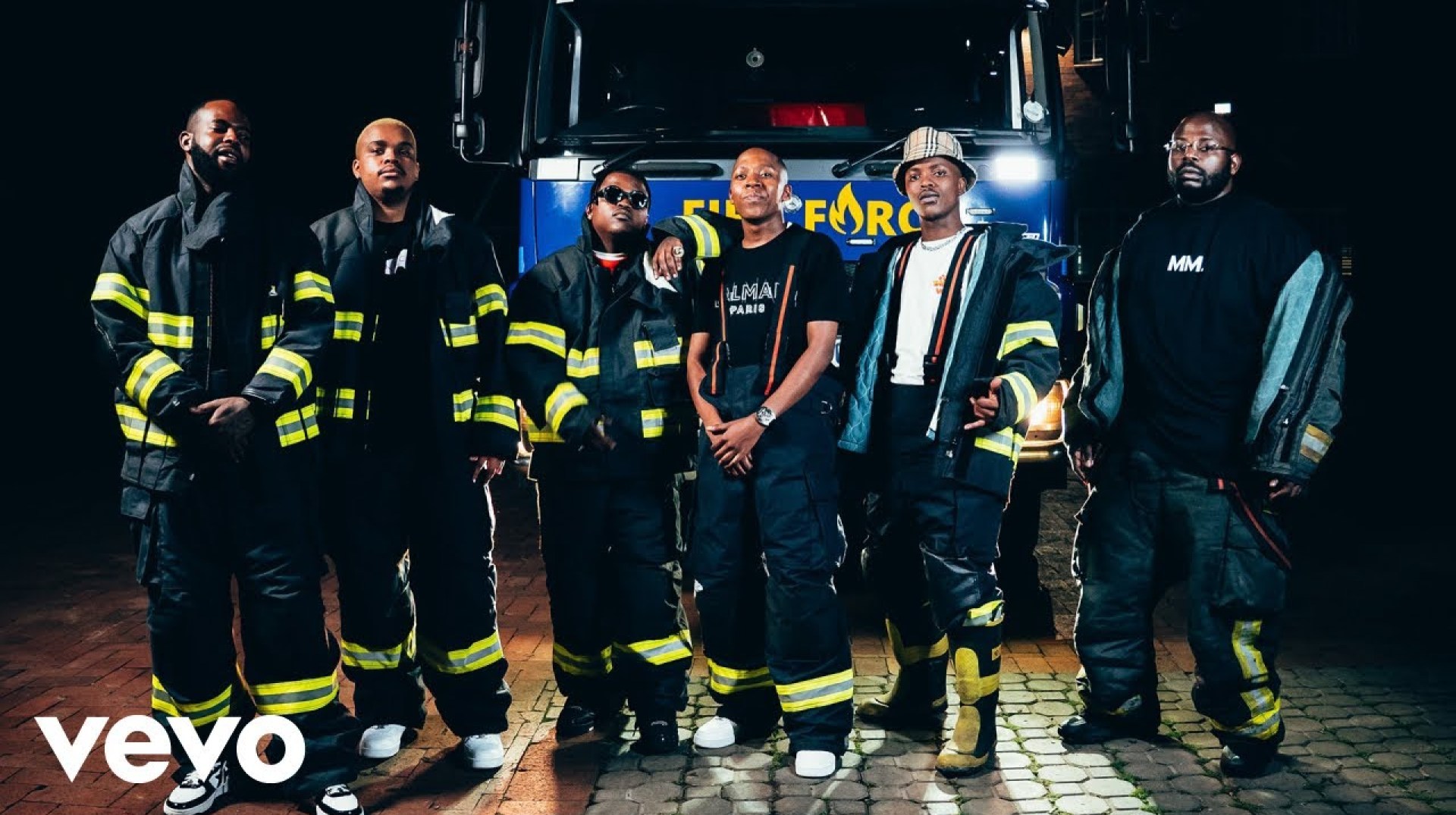 Vigro Deep – A-Z (Yashi Moto) (Official Music Video) Vigro Deep – A-Z (Yashi Moto) (Official Music Video)