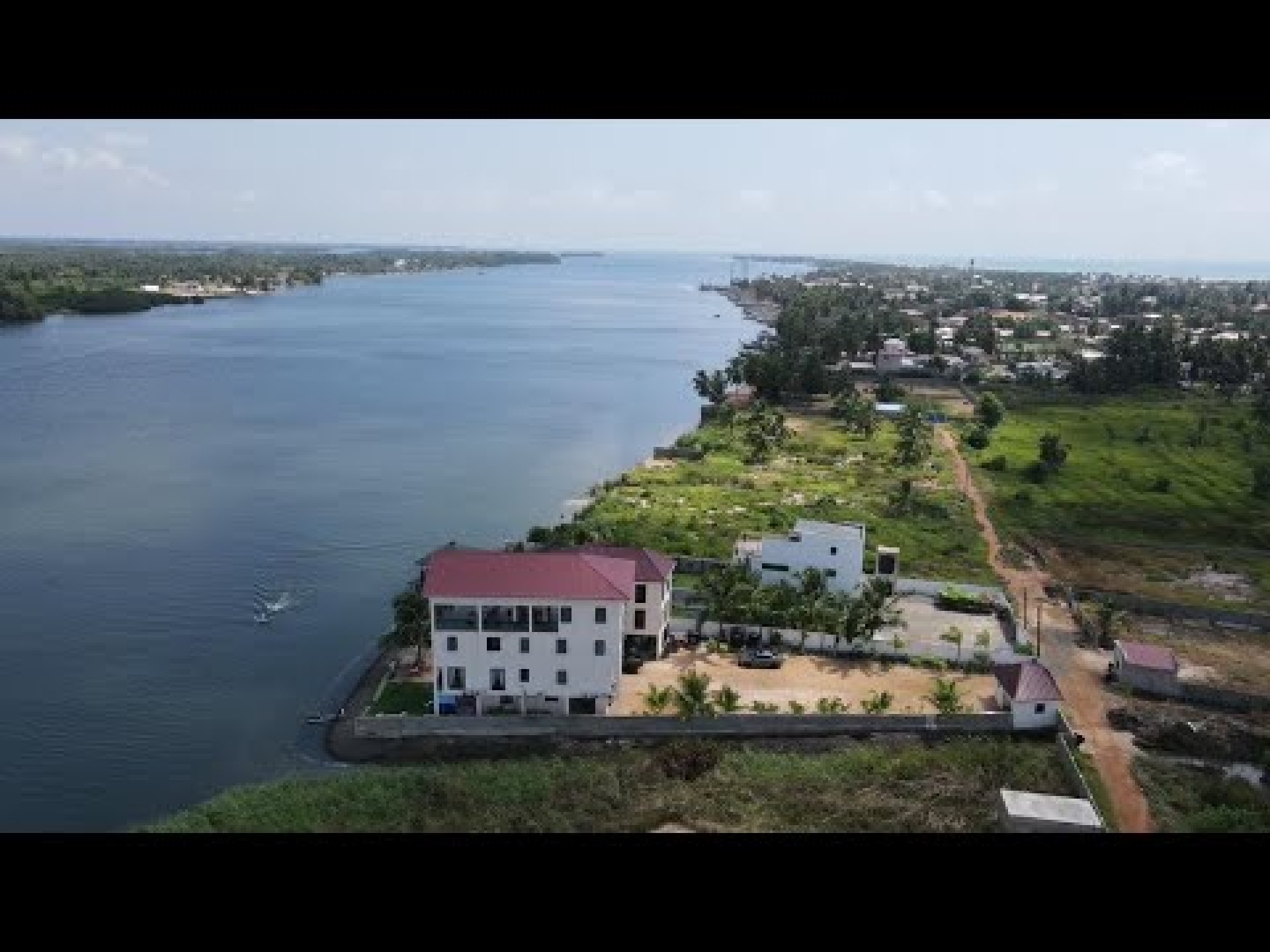 INSIDE THIS 12-BEDROOMS BEACH HOUSE IN ADA,GHANA WILL BLOW YOUR MIND INSIDE THIS 12-BEDROOMS BEACH HOUSE IN ADA,GHANA WILL BLOW YOUR MIND
