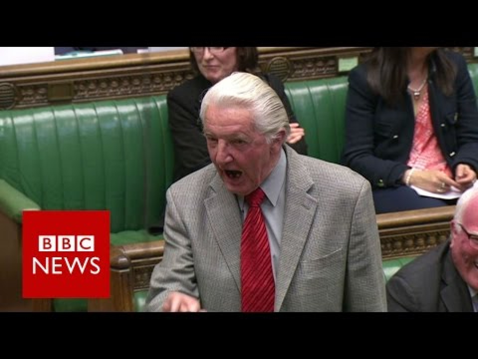 Dennis Skinner kicked out of Commons for calling David Cameron “dodgy Dave” – BBC News Dennis Skinner kicked out of Commons for calling David Cameron “dodgy Dave” – BBC News