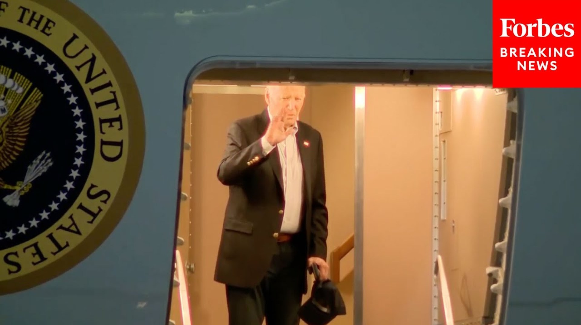 BREAKING NEWS: Biden Takes Off For Luanda, Angola, After Pardoning His Son Hunter BREAKING NEWS: Biden Takes Off For Luanda, Angola, After Pardoning His Son Hunter