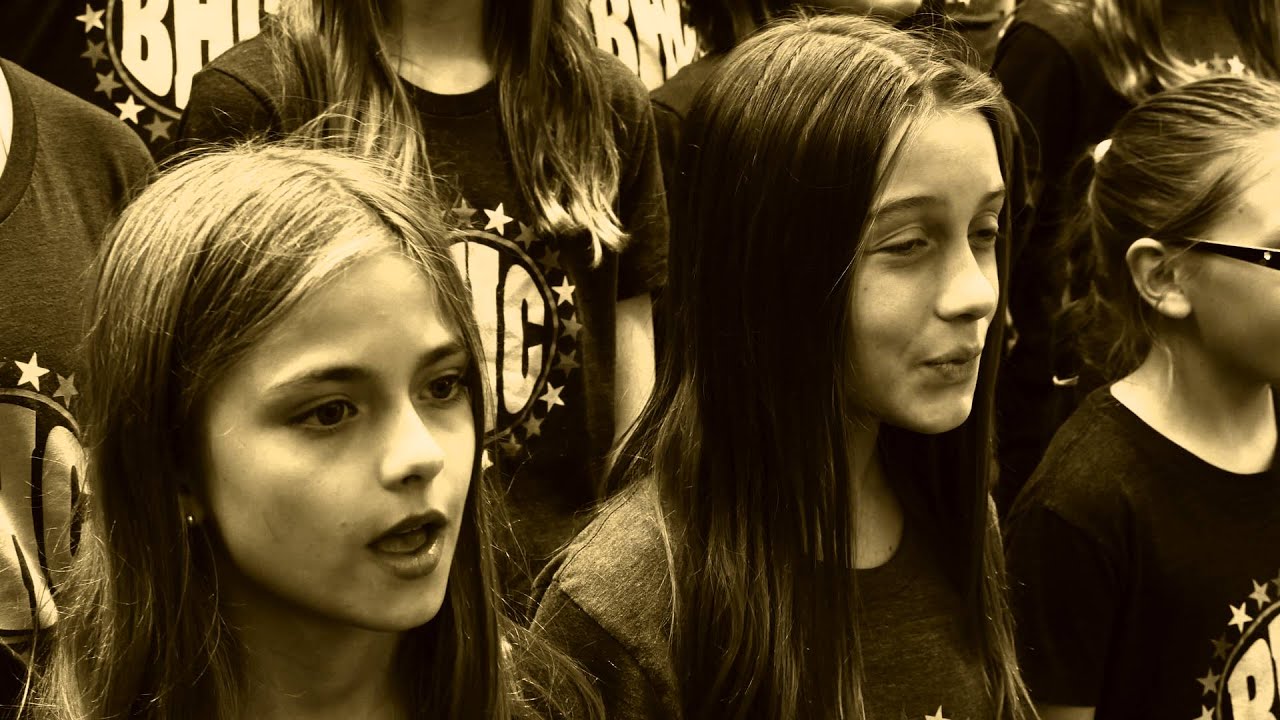 Elementary School Choir Sings the Grateful Dead’s “Ripple,” “Box of Rain,” “Brokedown Palace” & More: RIP Bob Weir Elementary School Choir Sings the Grateful Dead’s “Ripple,” “Box of Rain,” “Brokedown Palace” & More: RIP Bob Weir