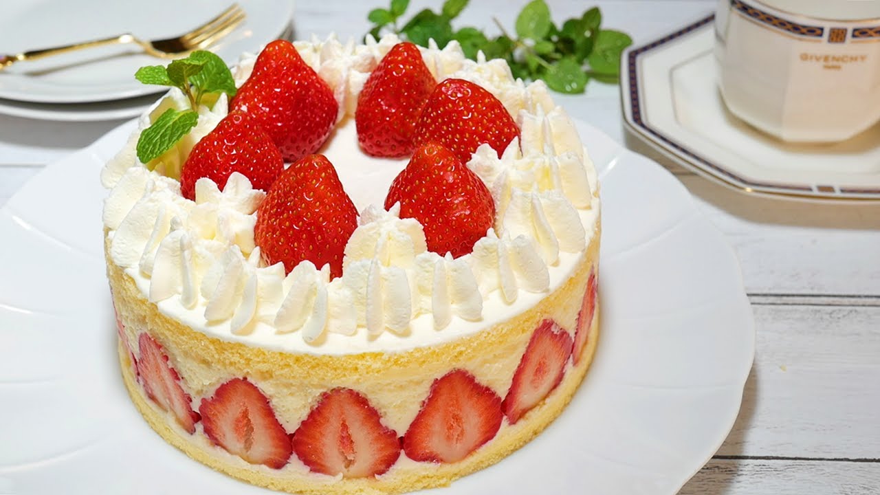 ストロベリーショートケーキのパンチボウルケーキのレシピ ストロベリーショートケーキのパンチボウルケーキのレシピ