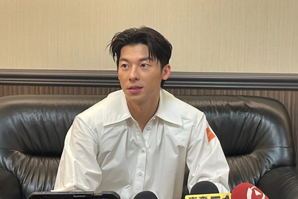 許光漢33歲入伍引關注 網友力挺比逃兵好太多 許光漢33歲入伍引關注 網友力挺比逃兵好太多