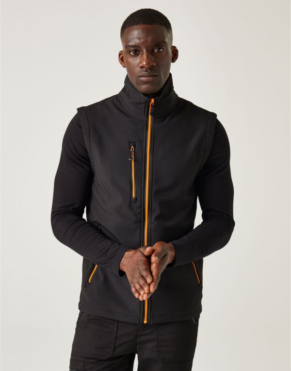 TRA915 REGATTA PROFESSIONAL Navigate 2L Softshell Bodywarmer Black Orange Pop