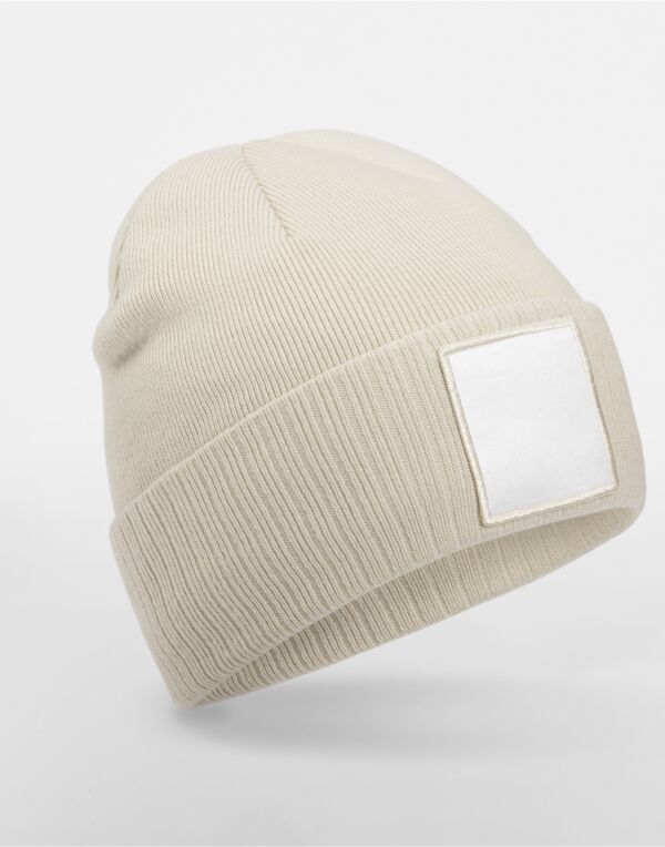 B337R Beechfield Appliqué Patch Beanie Oatmeal/White B337R Beechfield Appliqué Patch Beanie Oatmeal/White