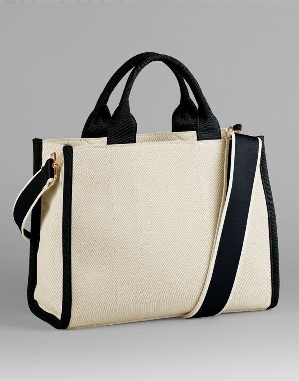 QD632 Natural/Black Puerto Medium Tote