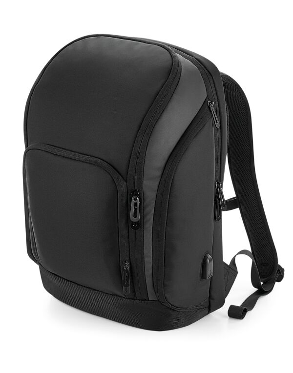 QD910 Black Pro-Tech Charge Backpack
