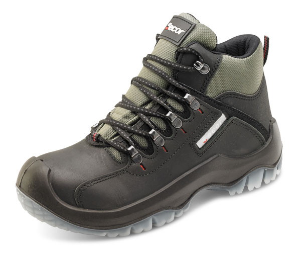 Beeswift Traxion Boot Black