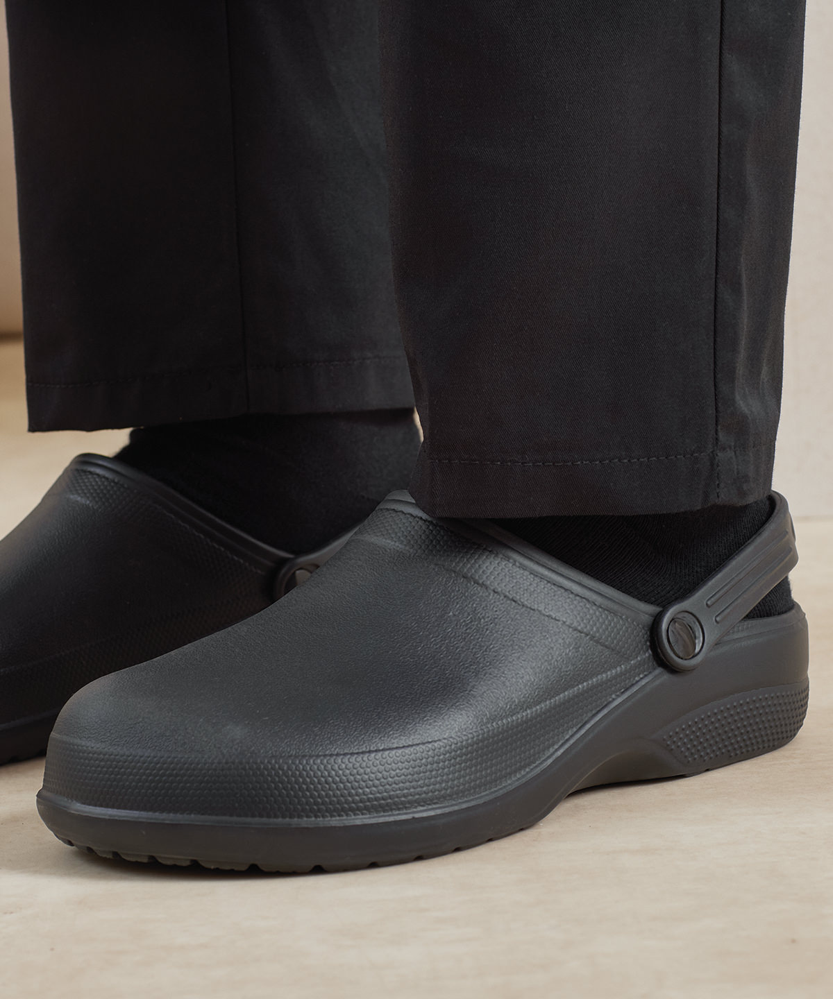 PR910 Chef’s non-slip ‘Anchor’ clogs Black