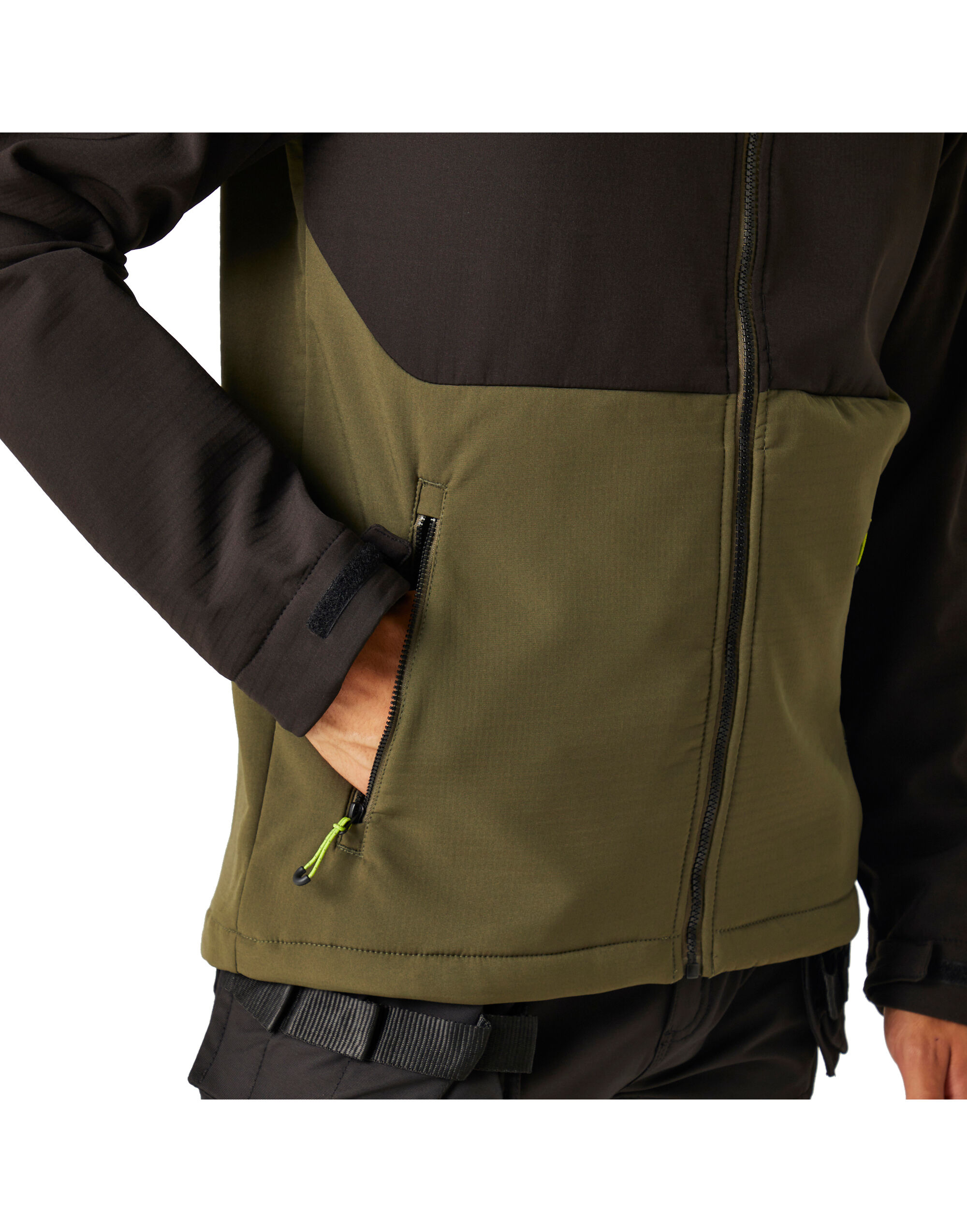 TRA707 Tactical Surrender Softshell Dark Khaki/Black