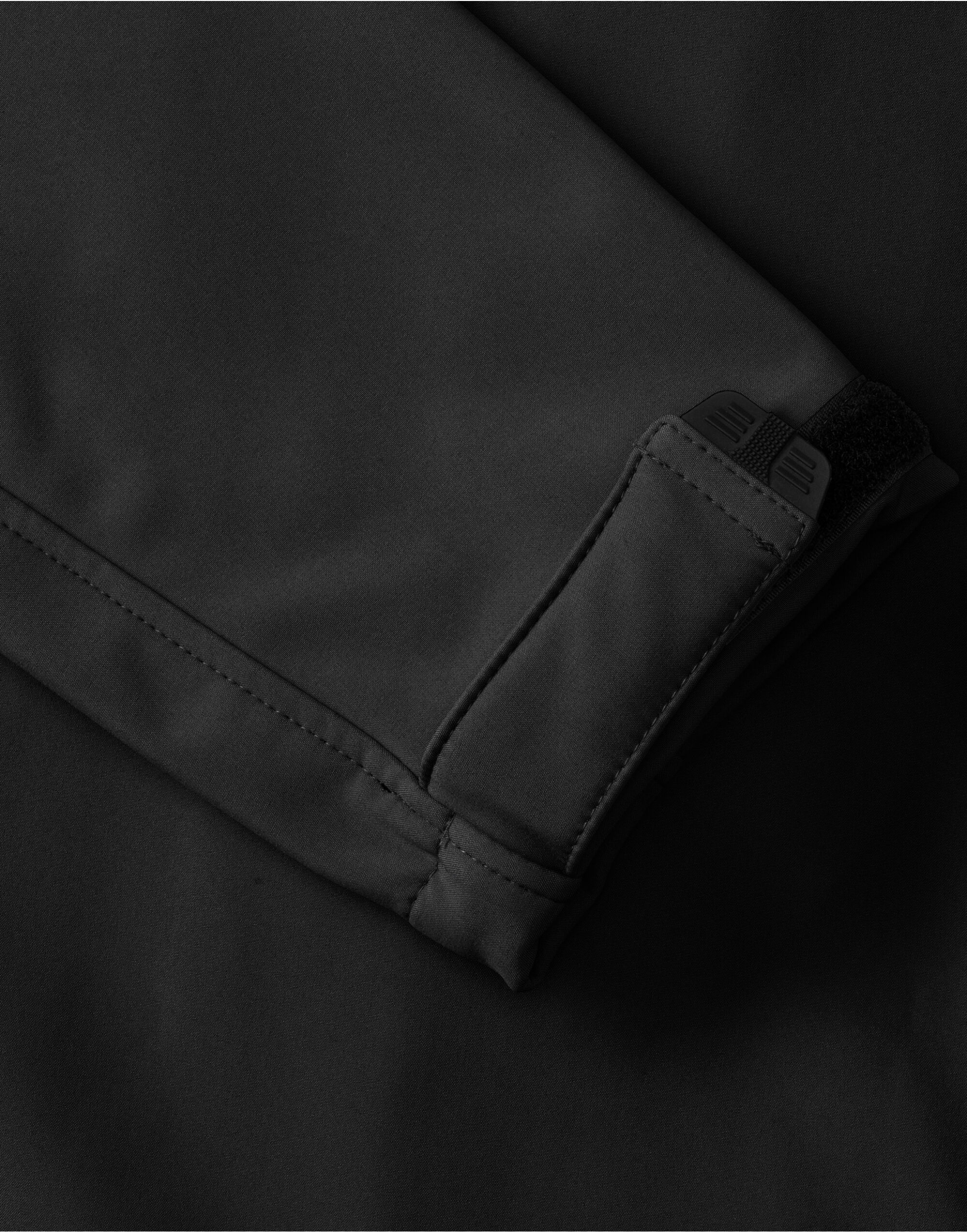 140M Black Men’s Softshell Jacket