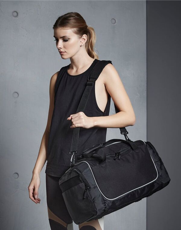 QS77 Teamwear Locker Bag Black/Fuchia QS77 Teamwear Locker Bag Black/Fuchia