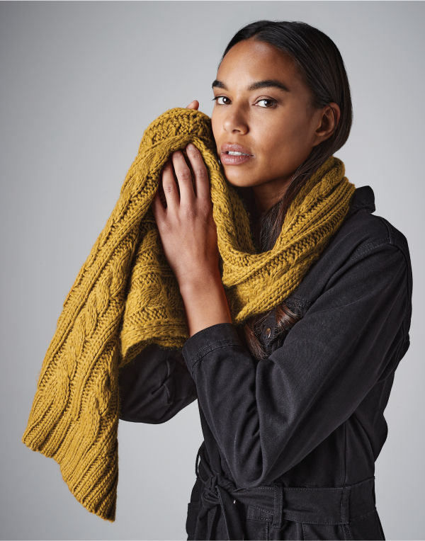 B499 Cable Knit Melange Scarf Light Grey