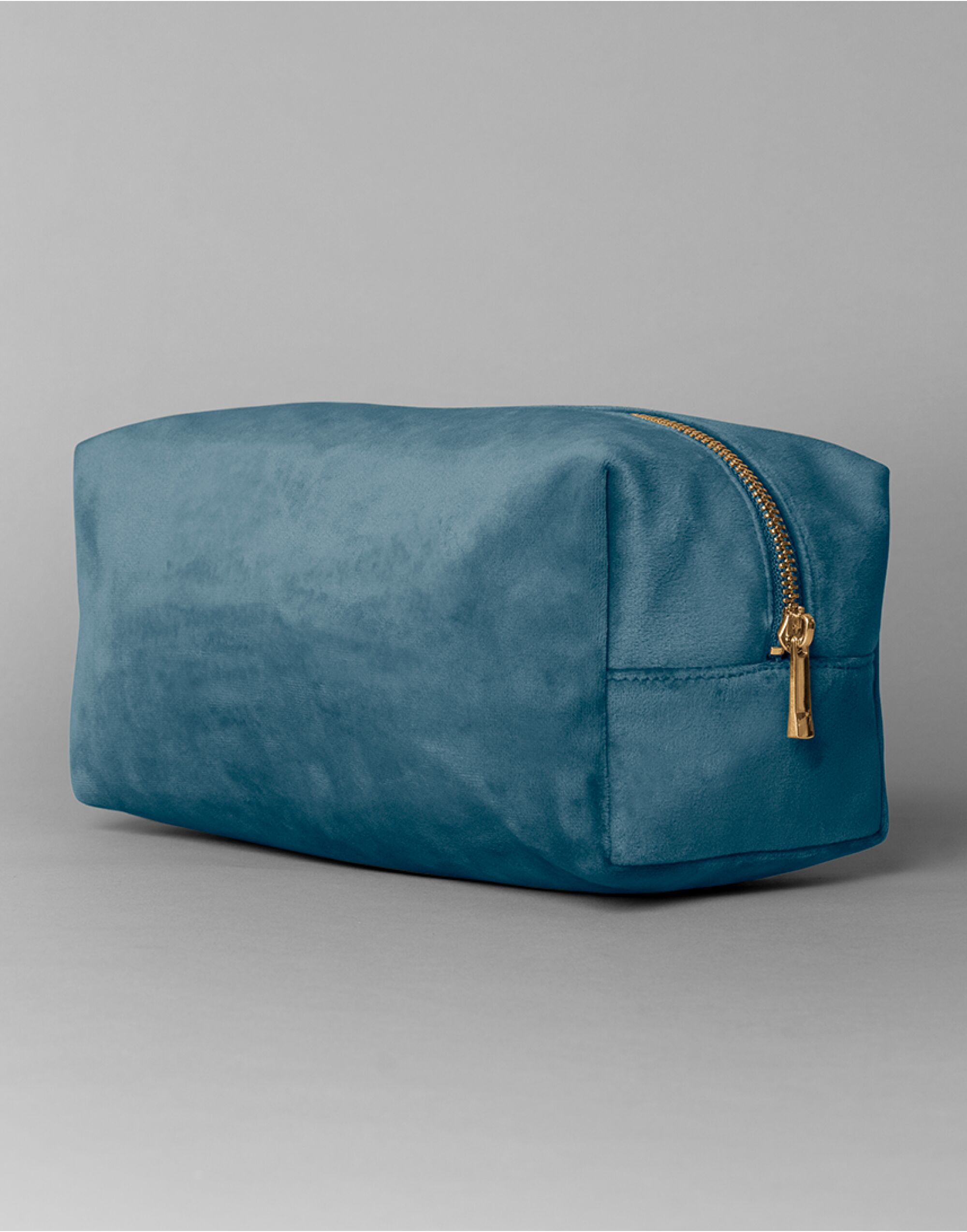 BG716 Blue Topaz Velvet Toiletry/Accessory Case