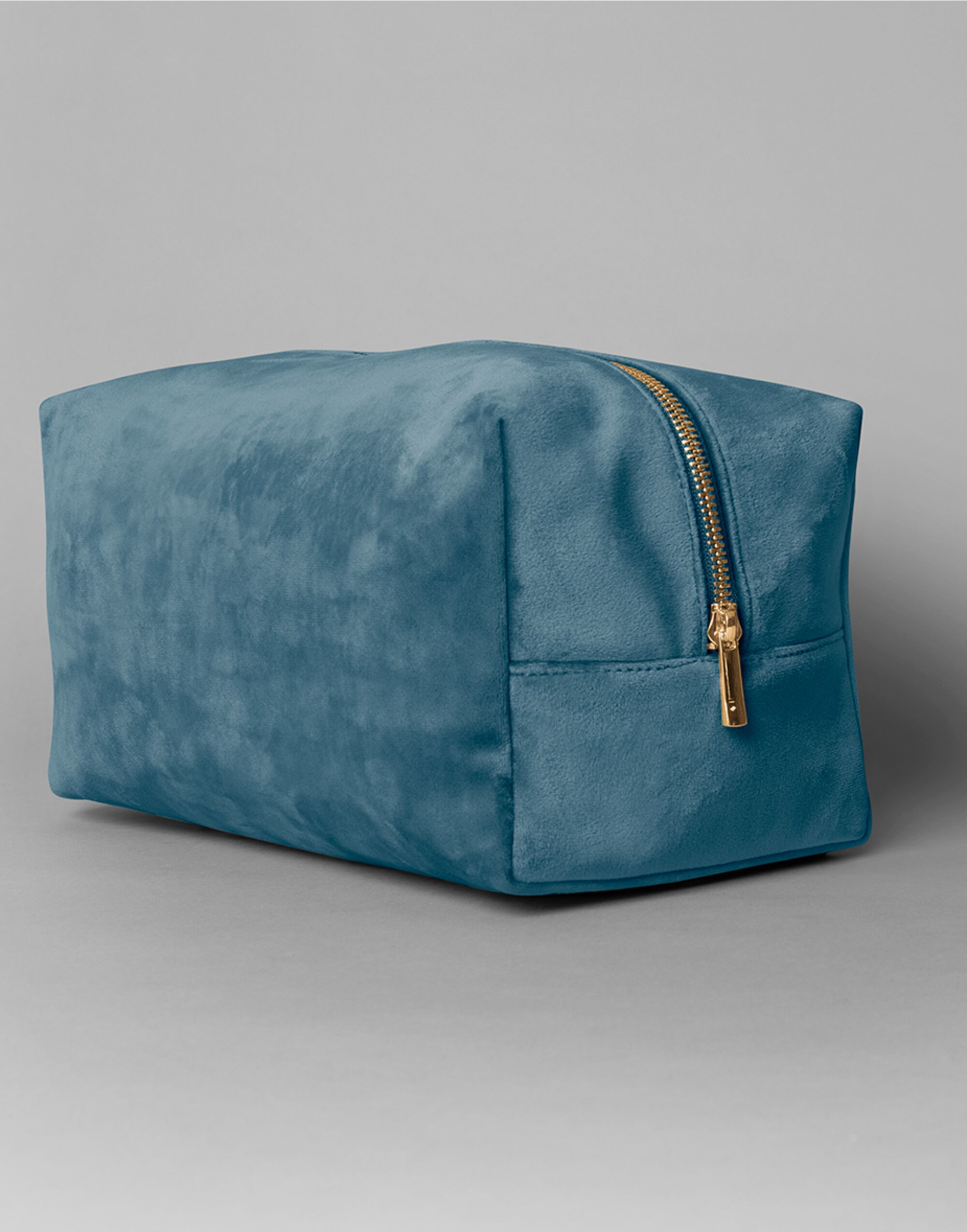 BG716 Blue Topaz Velvet Toiletry/Accessory Case BG716 Blue Topaz Velvet Toiletry/Accessory Case