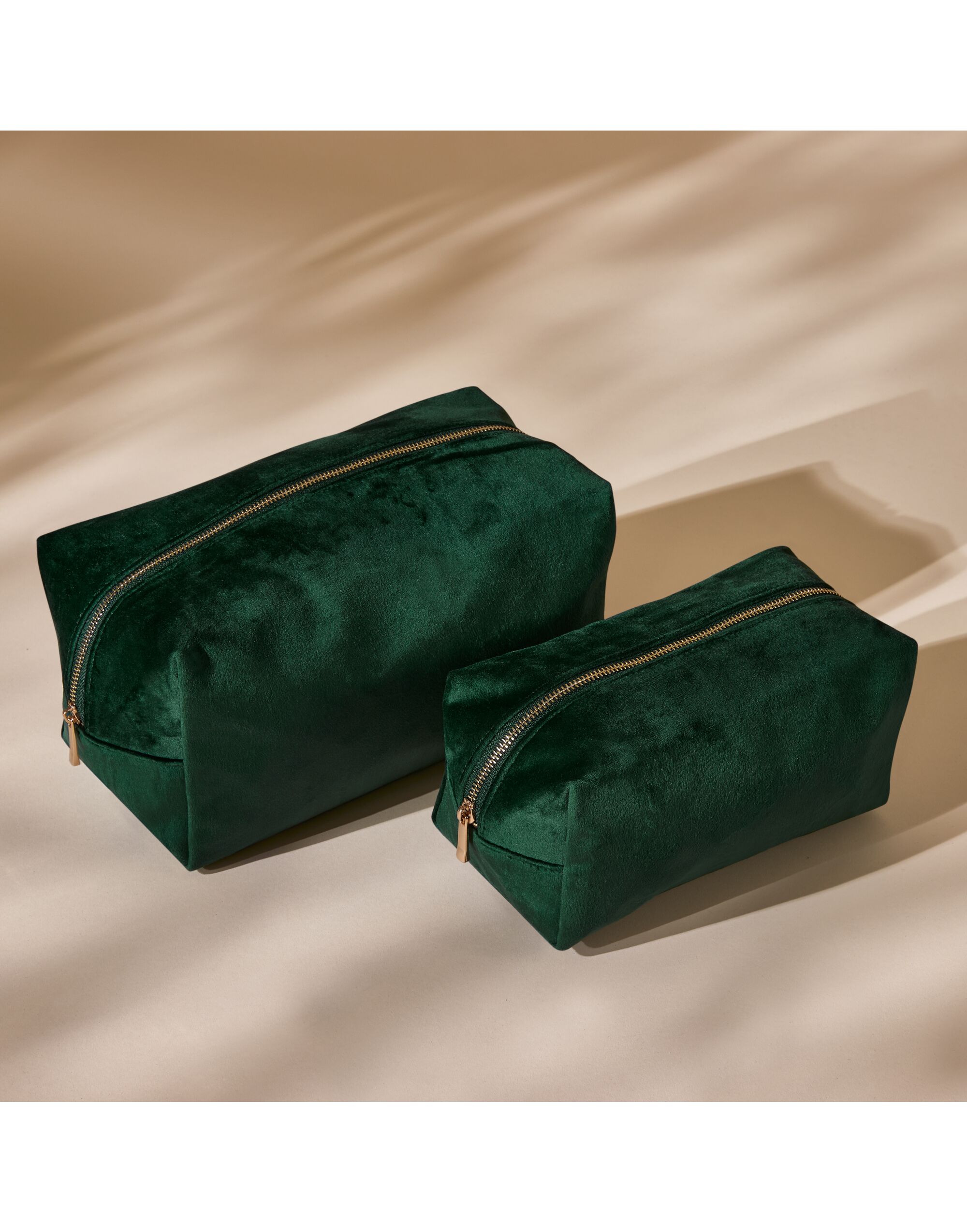 BG716 Velvet Toiletry/Accessory Case Dark Emerald