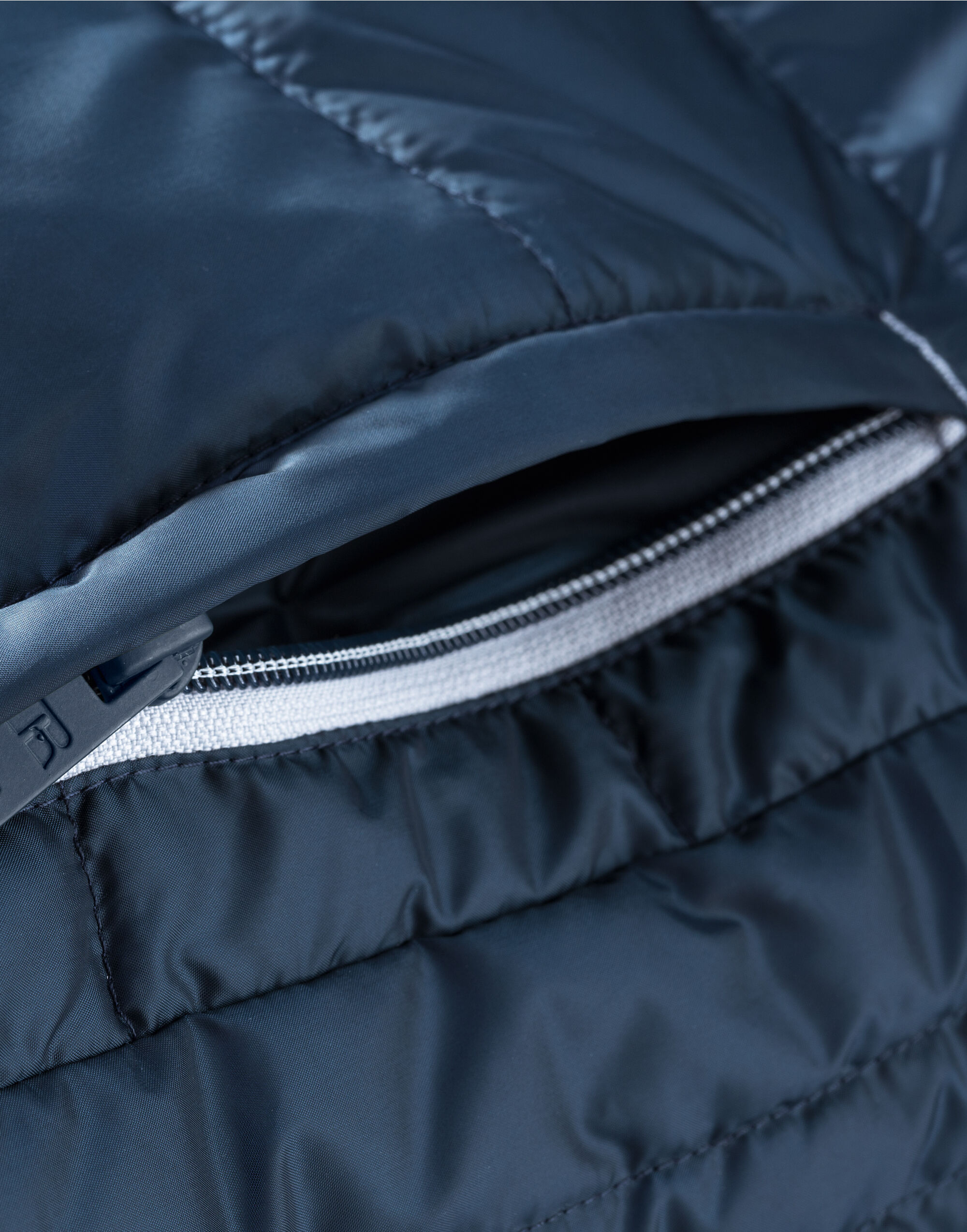 R440M French Navy Men’s Hooded Nano Jacket