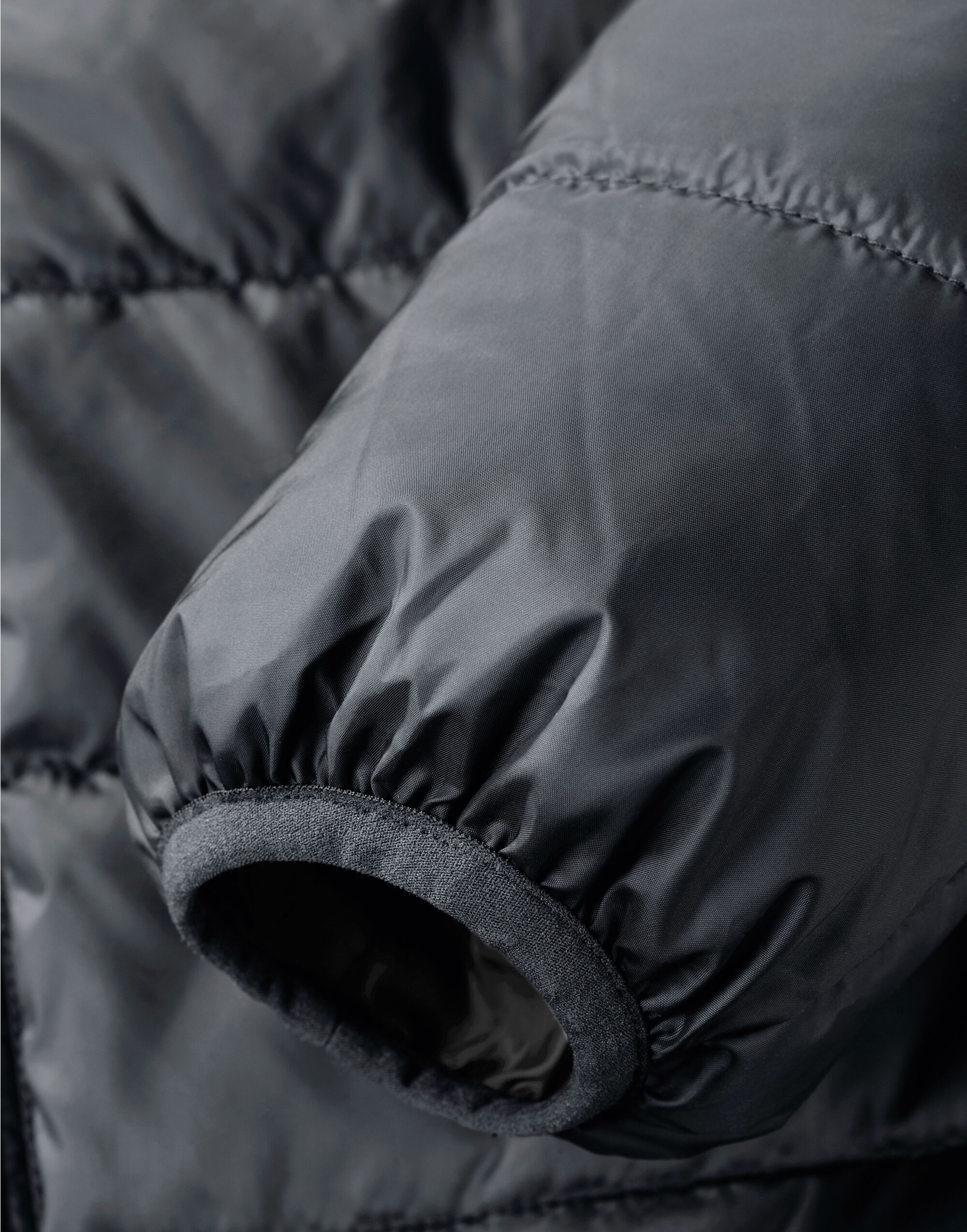 R440M Iron Grey Men’s Hooded Nano Jacket