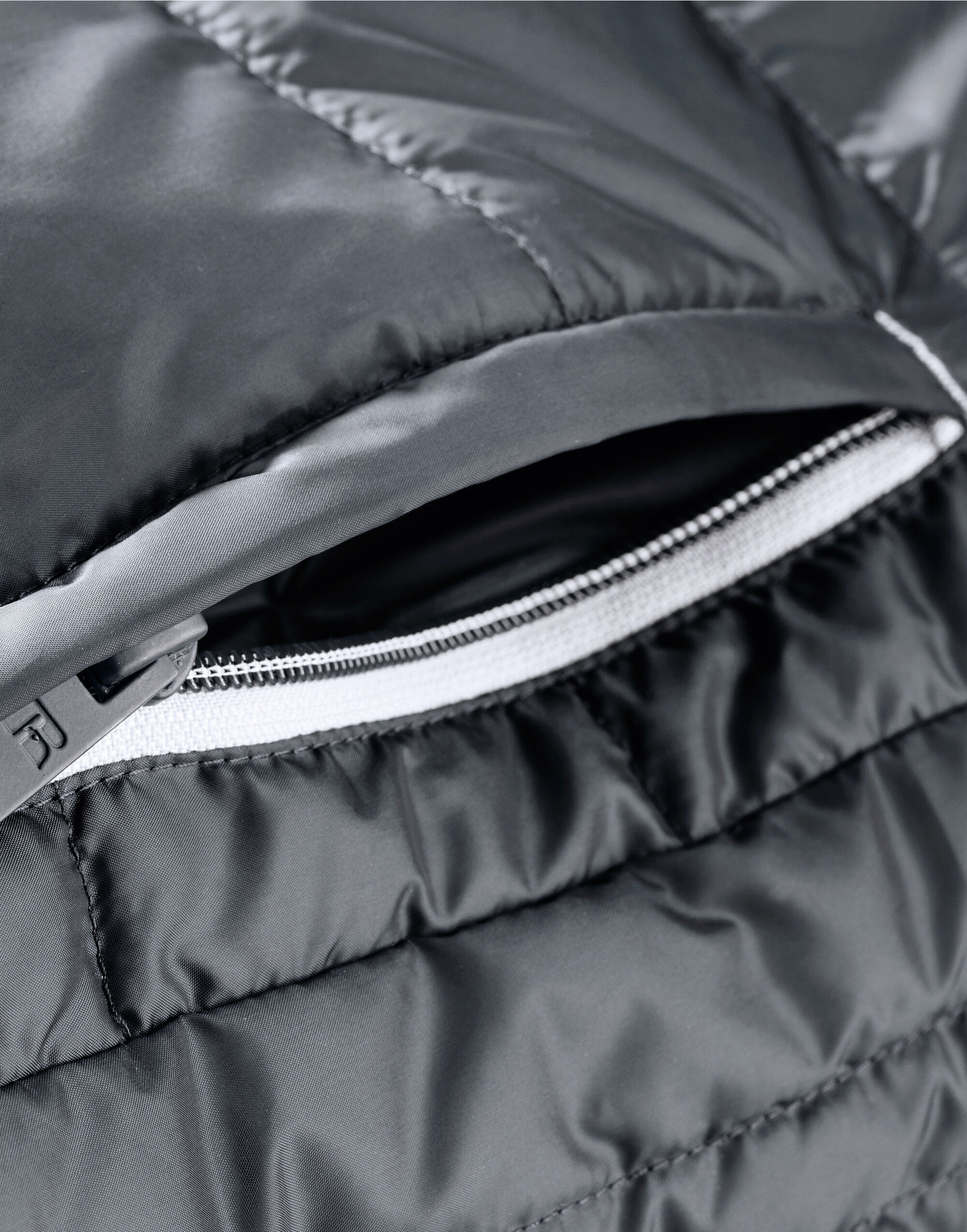 R440M Iron Grey Men’s Hooded Nano Jacket