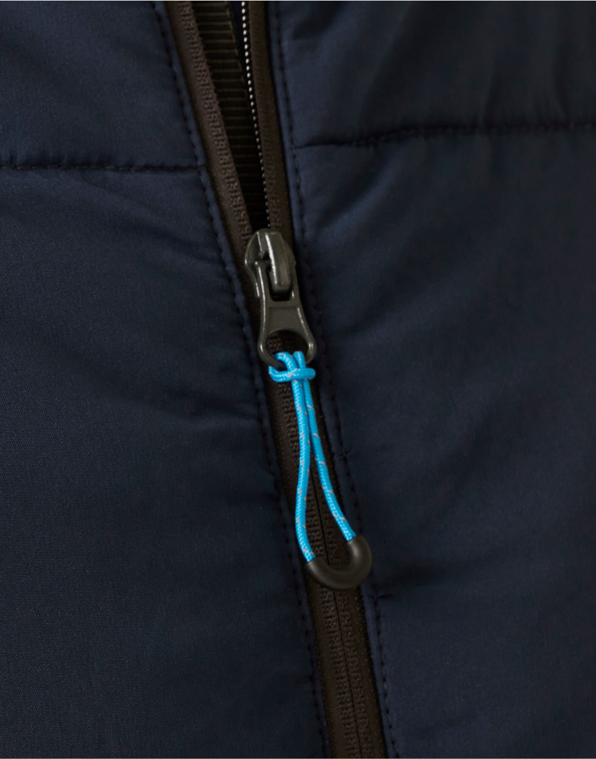 TRA580 Essential Thermal Jacket Navy