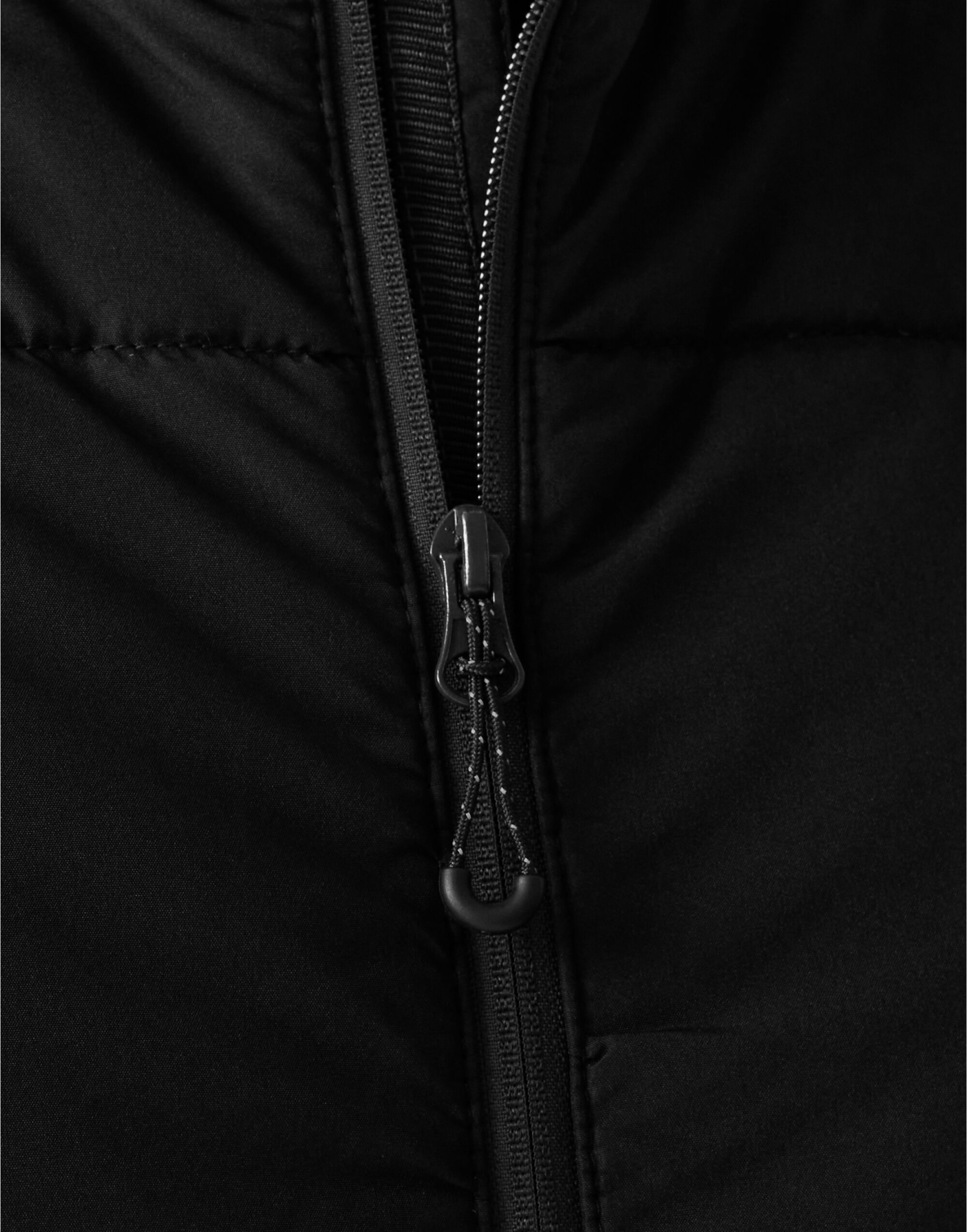 TRA590 Black Essential Hybrid Jacket