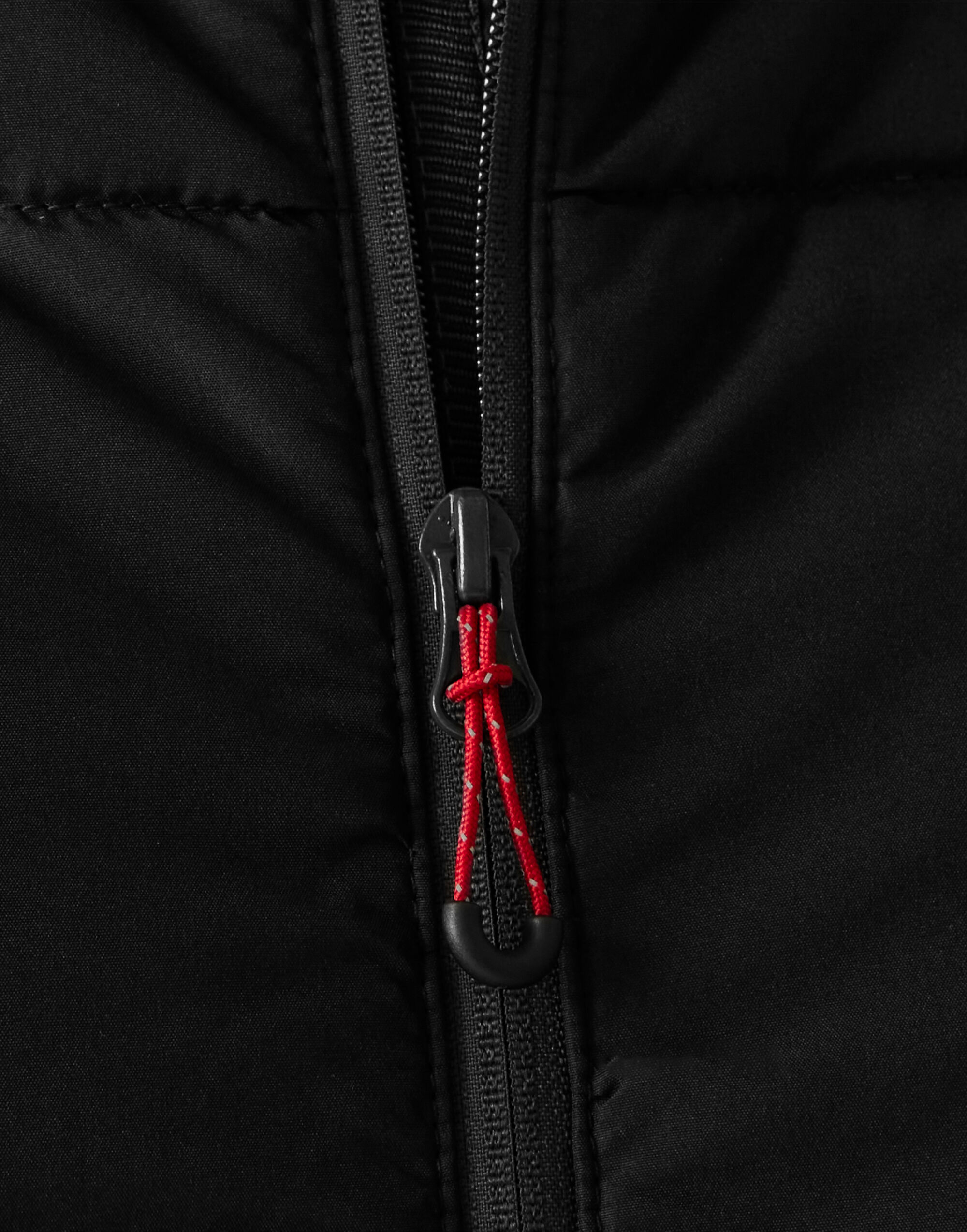 TRA590 Black Essential Hybrid Jacket