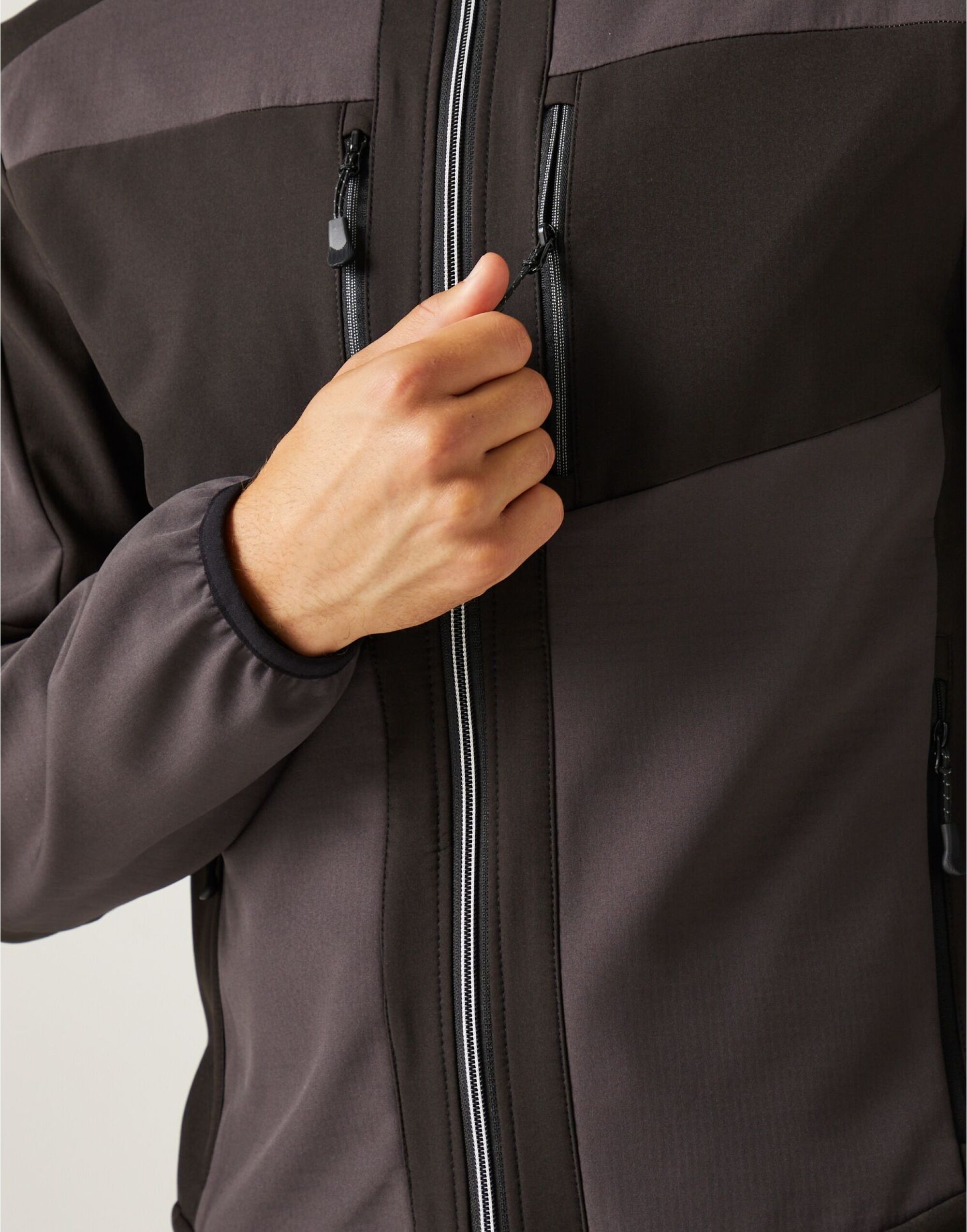 TRA753 Ash/Black E-Volve Unisex 2 Layer Softshell Jacket