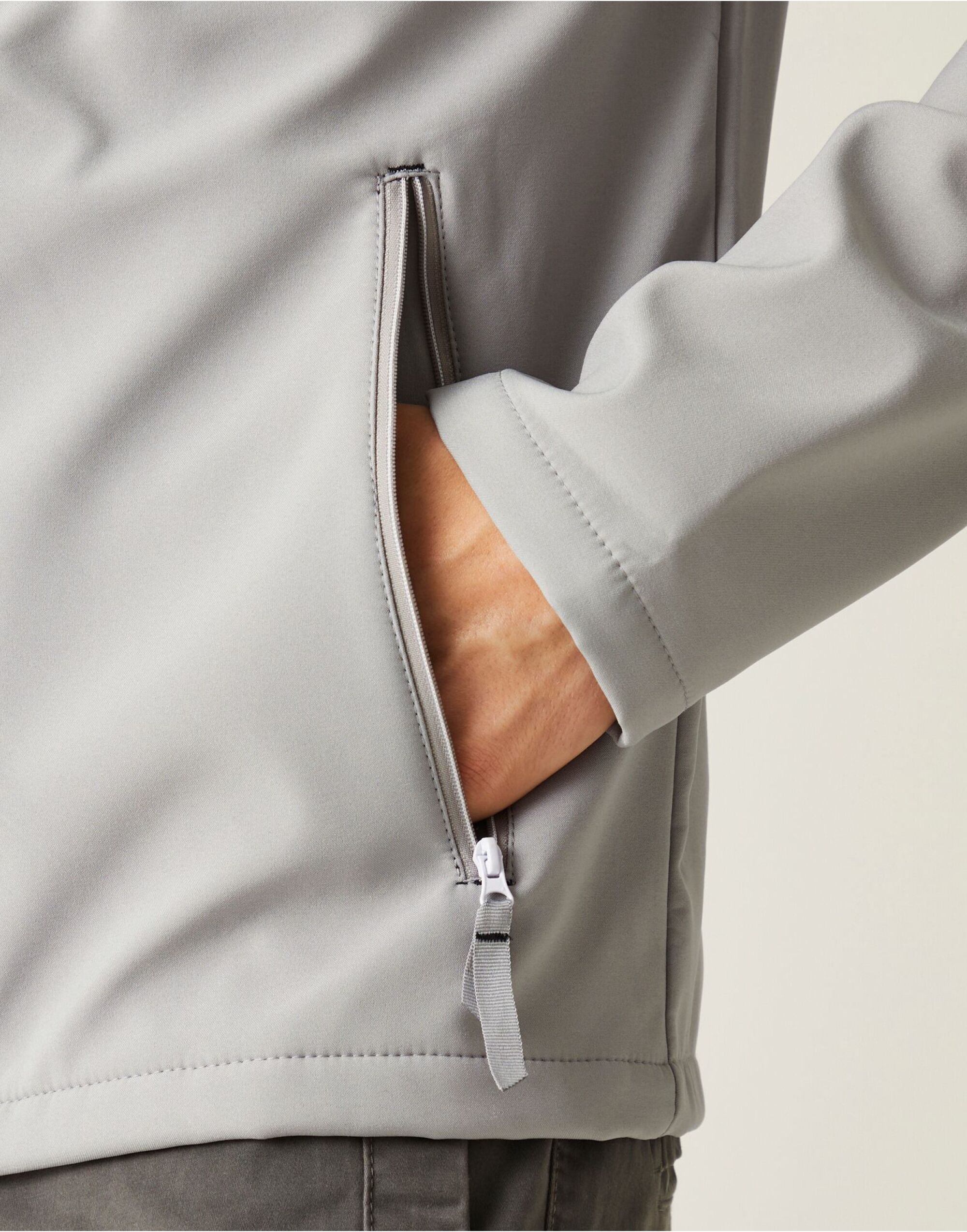 TRA762 Mineral Grey/Black Ascender Two Layer Softshell Jacket
