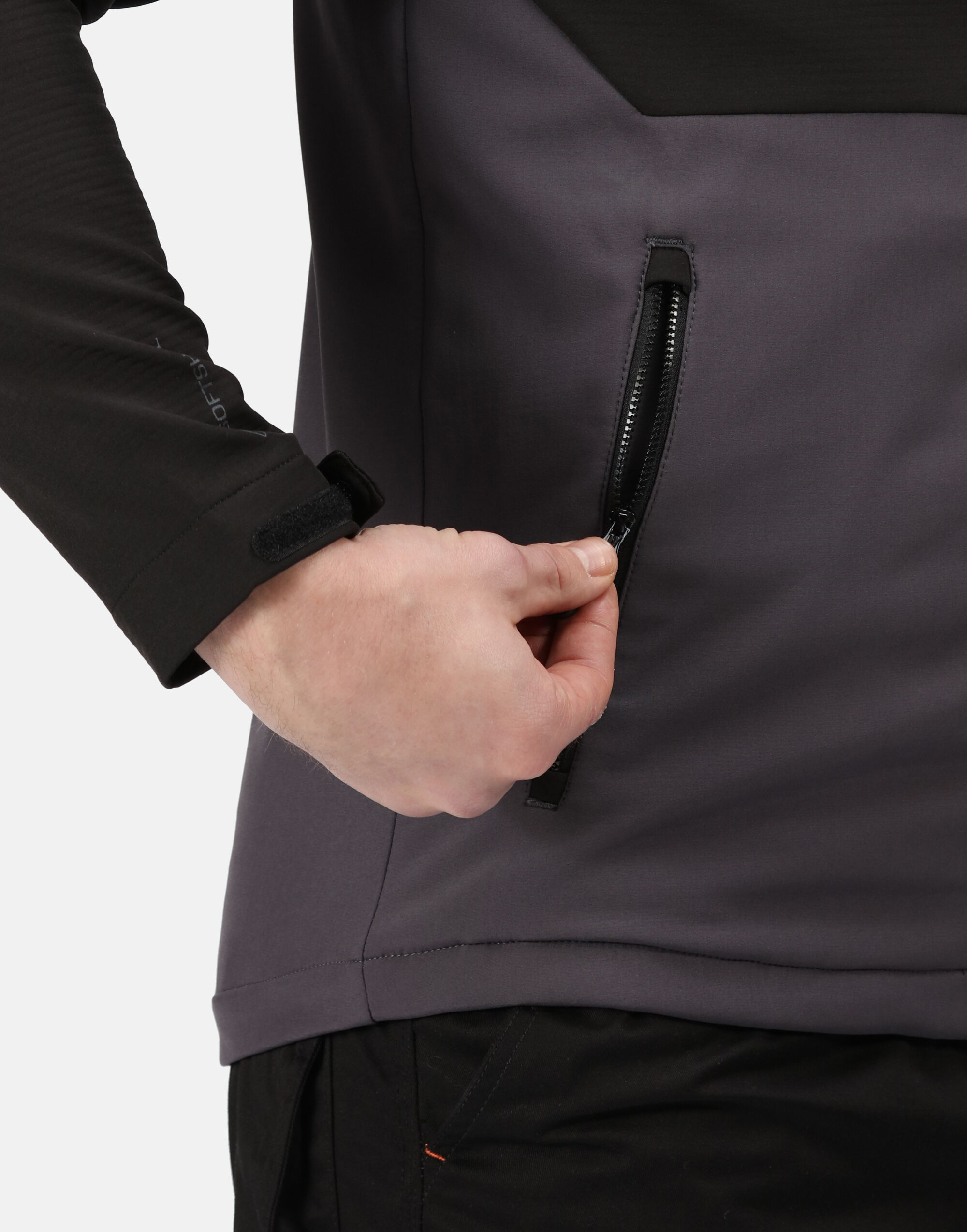 TRA707 Tactical Surrender Softshell Iron/Black