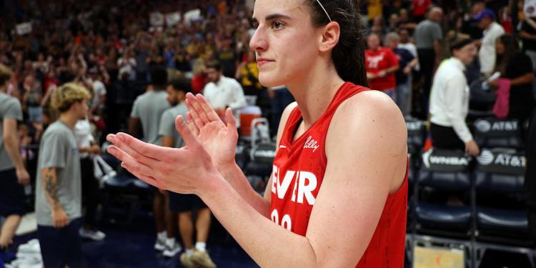 Caitlin Clark received a major endorsement as WNBA Rookie of the Year from Sue Bird Caitlin Clark received a major endorsement as WNBA Rookie of the Year from Sue Bird