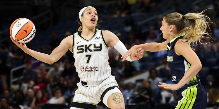 Will the Chicago Sky re-sign Chennedy Carter? Who are potential free-agent targets? What to know for the WNBA offseason. Will the Chicago Sky re-sign Chennedy Carter? Who are potential free-agent targets? What to know for the WNBA offseason.