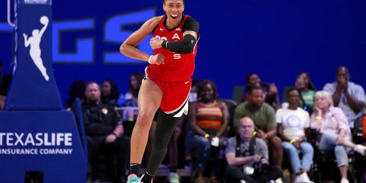 Aces star A’ja Wilson breaks WNBA single-season scoring record, passing Jewel Lloyd Aces star A’ja Wilson breaks WNBA single-season scoring record, passing Jewel Lloyd