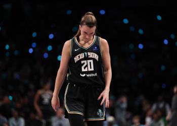 Liberty’s stunning meltdown in Game 1 reopens fresh WNBA Finals wounds Liberty’s stunning meltdown in Game 1 reopens fresh WNBA Finals wounds