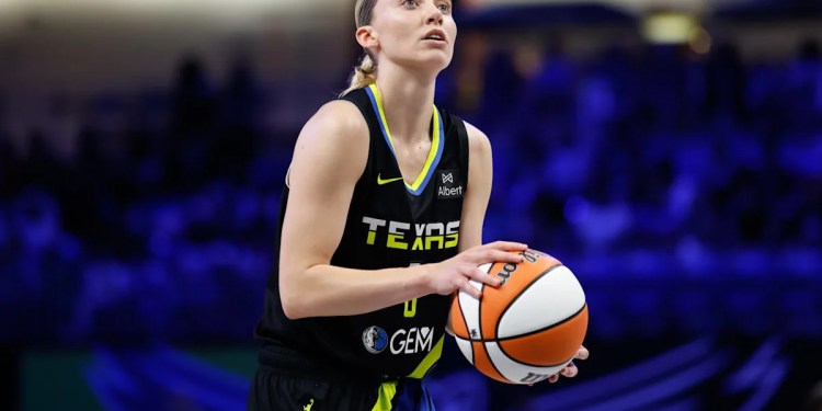 Paige Bueckers wins WNBA Rookie of the Year, matches Diana Taurasi on rare statistic Paige Bueckers wins WNBA Rookie of the Year, matches Diana Taurasi on rare statistic