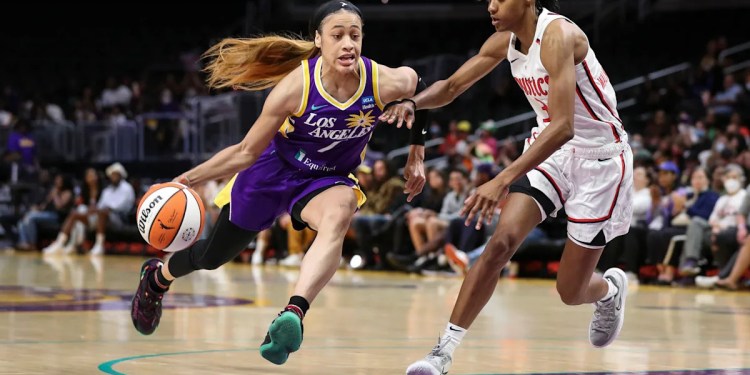 Former WNBA star is putting up ridiculous numbers overseas Former WNBA star is putting up ridiculous numbers overseas