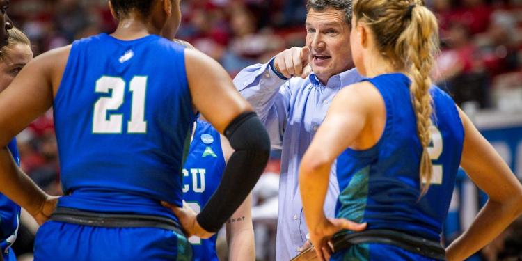Former Walsh University head coach Karl Smesko heading to WNBA’s Atlanta Dream Former Walsh University head coach Karl Smesko heading to WNBA’s Atlanta Dream