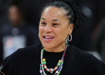 South Carolina coach Dawn Staley reflects on return to Charlotte after WNBA career South Carolina coach Dawn Staley reflects on return to Charlotte after WNBA career
