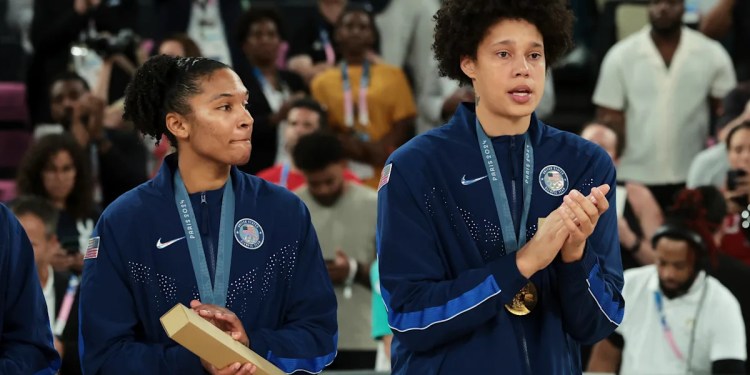 Alyssa Thomas, Brittney Griner moves put 2 traditional powers in flux Alyssa Thomas, Brittney Griner moves put 2 traditional powers in flux