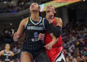 Angel Reese posts WNBA-record 3rd straight 20-rebound game, ties rookie record for double-doubles Angel Reese posts WNBA-record 3rd straight 20-rebound game, ties rookie record for double-doubles