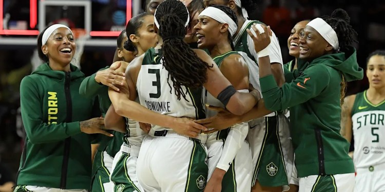 Storm defeat Mystics off buzzer-beating jumper from Nneka Ogwumike to win 3rd straight Storm defeat Mystics off buzzer-beating jumper from Nneka Ogwumike to win 3rd straight