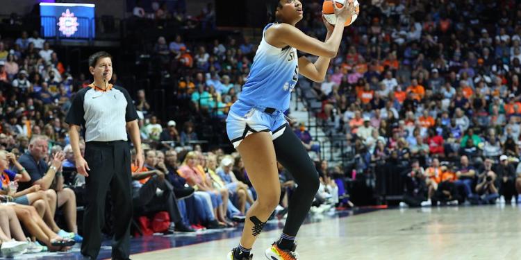 Angel Reese becomes first WNBA player to grab 20 rebounds in consecutive games Angel Reese becomes first WNBA player to grab 20 rebounds in consecutive games