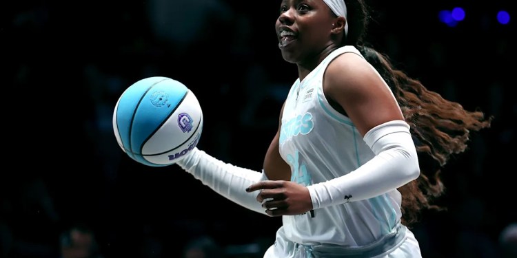 WNBA Star Arike Ogunbowale Shares Photos From Secret Gay Miami Wedding WNBA Star Arike Ogunbowale Shares Photos From Secret Gay Miami Wedding