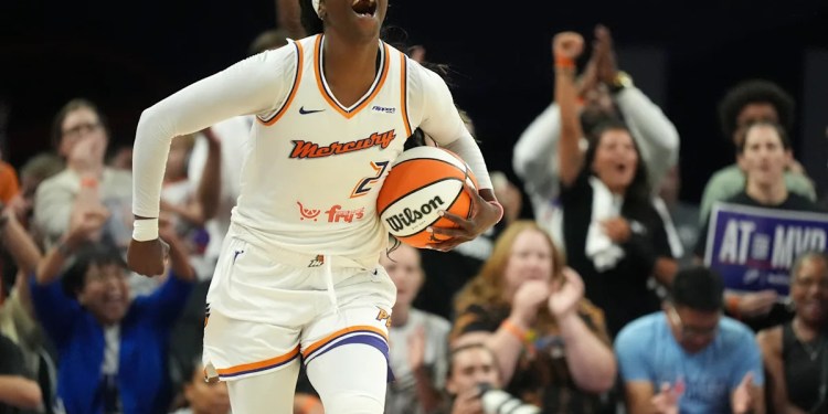 Copper scores 28, Mack has first double-double, Mercury defeat Sky 83-79 Copper scores 28, Mack has first double-double, Mercury defeat Sky 83-79