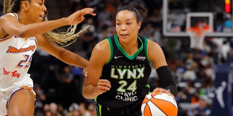 Report: Napheesa Collier wins WNBA Defensive Player of the Year Report: Napheesa Collier wins WNBA Defensive Player of the Year